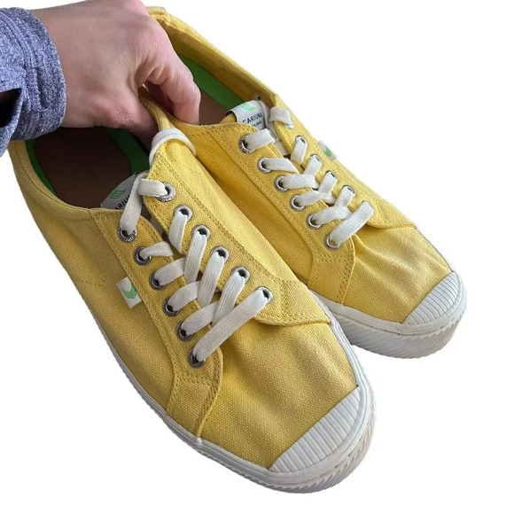 Cariuma OCA Low Canvas Sneaker - Picture 8 of 8